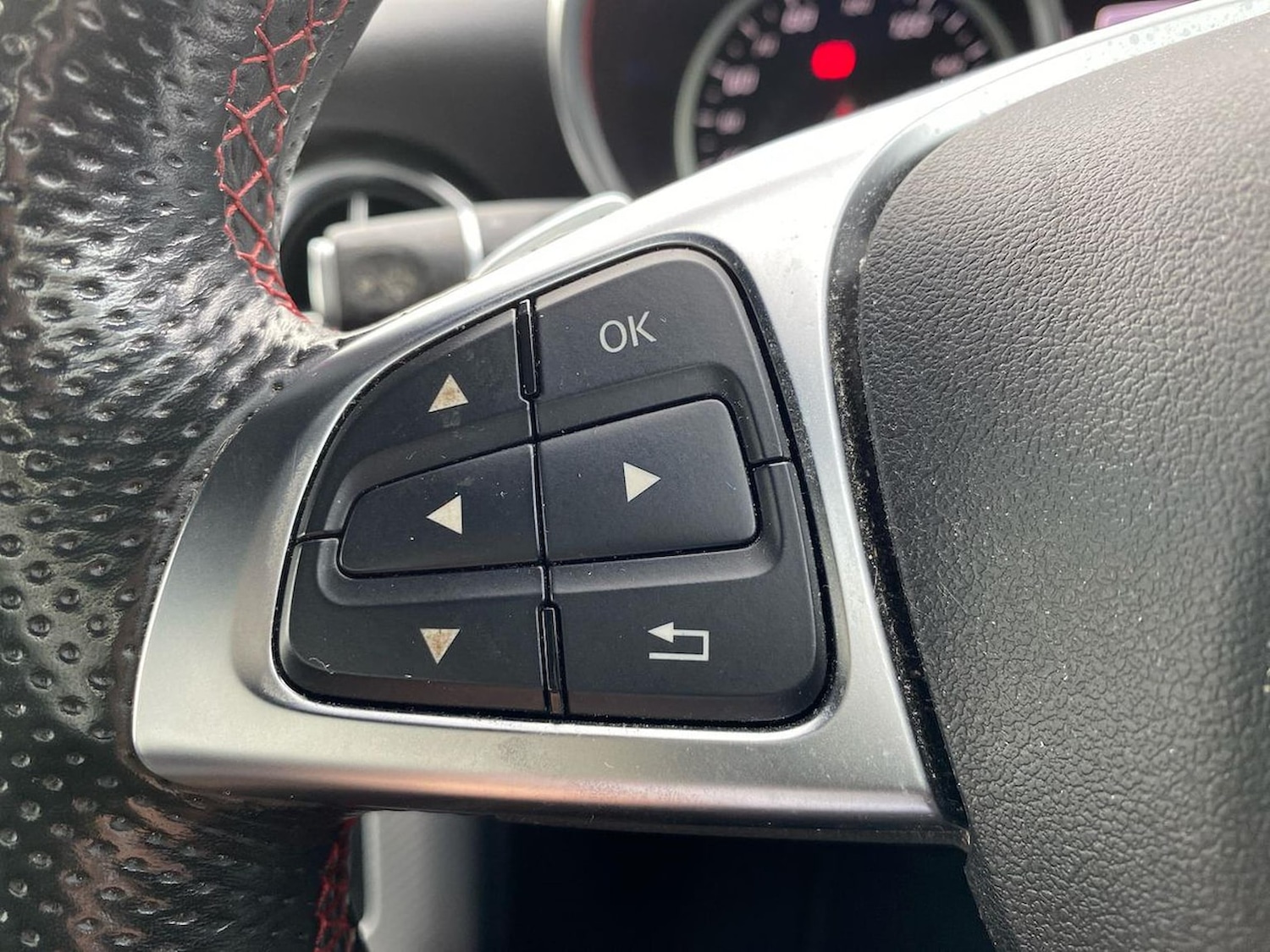 Used Mercedes-Benz SLC 2016 for sale - 76670827: Photo 26