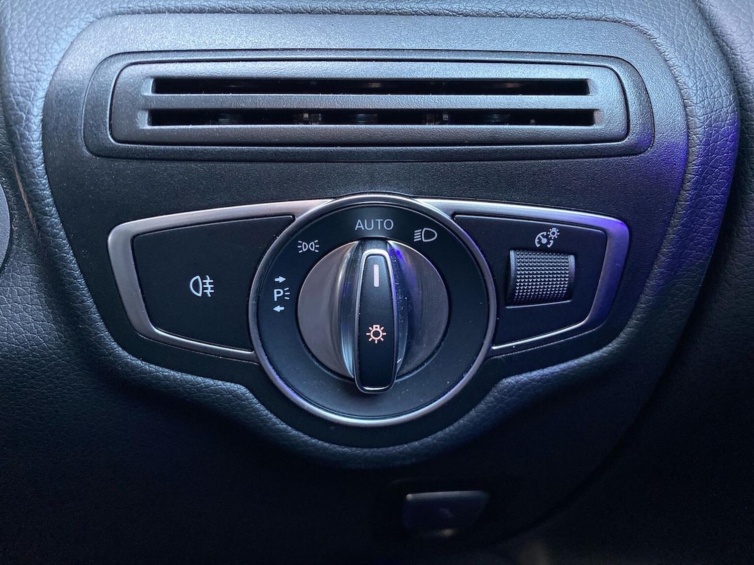 Used Mercedes-Benz GLC 2021 for sale - 76706454: Photo 22