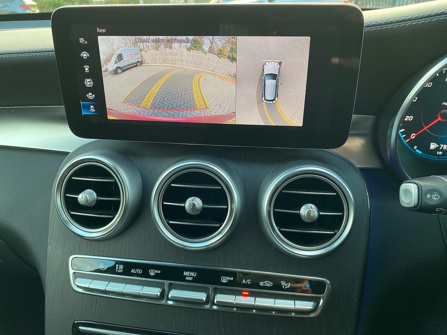 Used Mercedes-Benz GLC 2021 for sale - 76706454: Photo 23