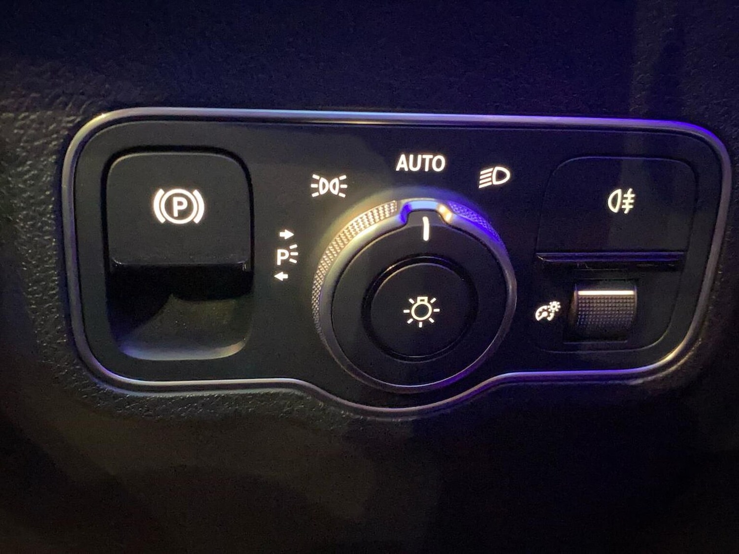 Used Mercedes-Benz GLB 2023 for sale - 77023451: Photo 24