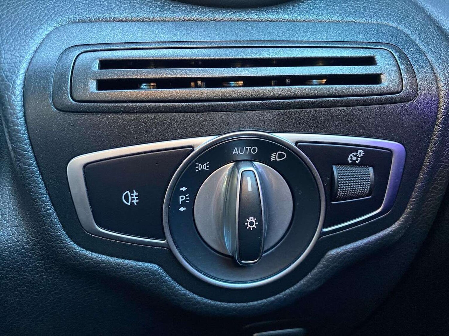 Used Mercedes-Benz GLC 2021 for sale - 77578772: Photo 22