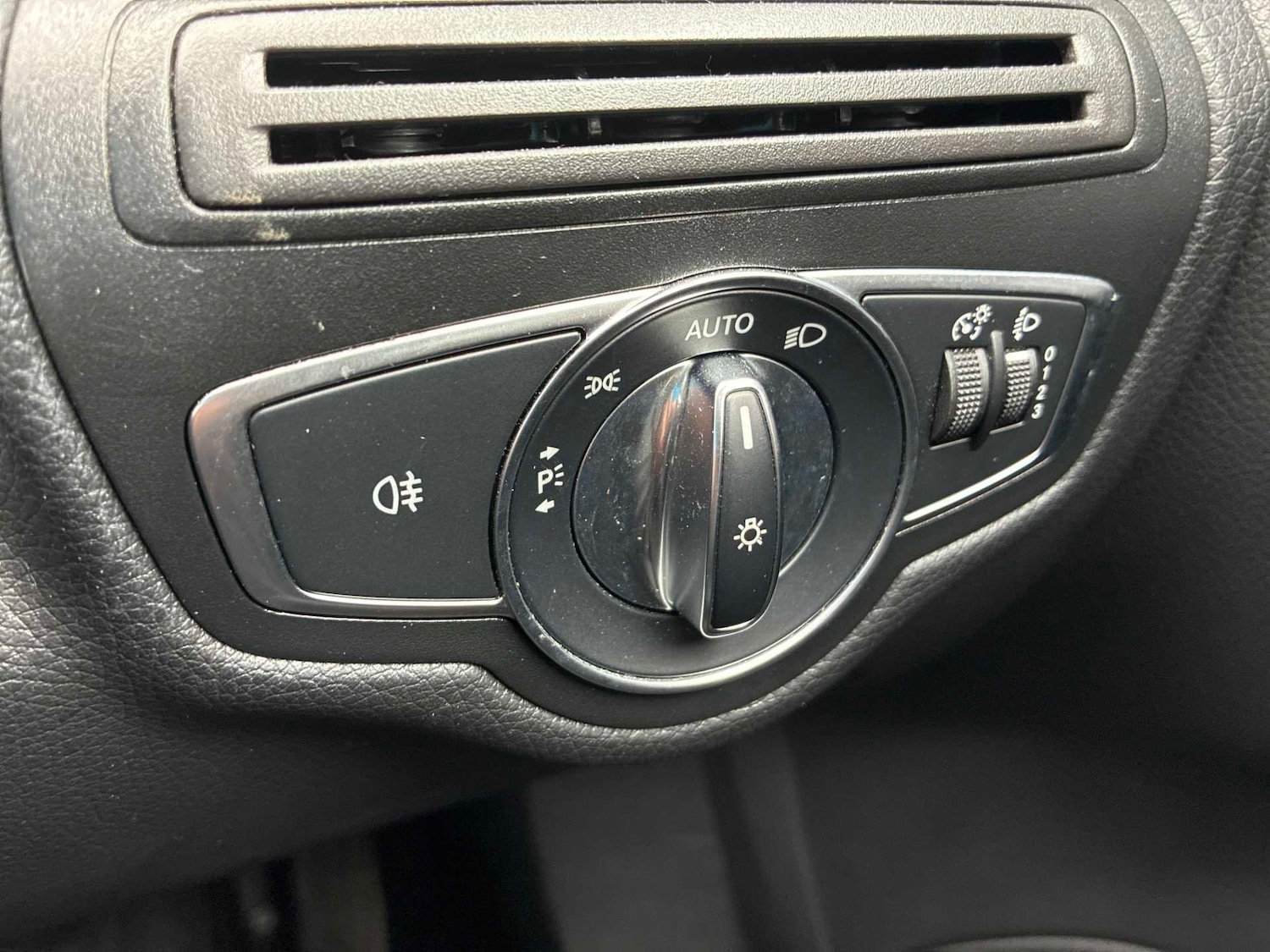 Used Mercedes-Benz C Class 2017 for sale - 78191315: Photo 43