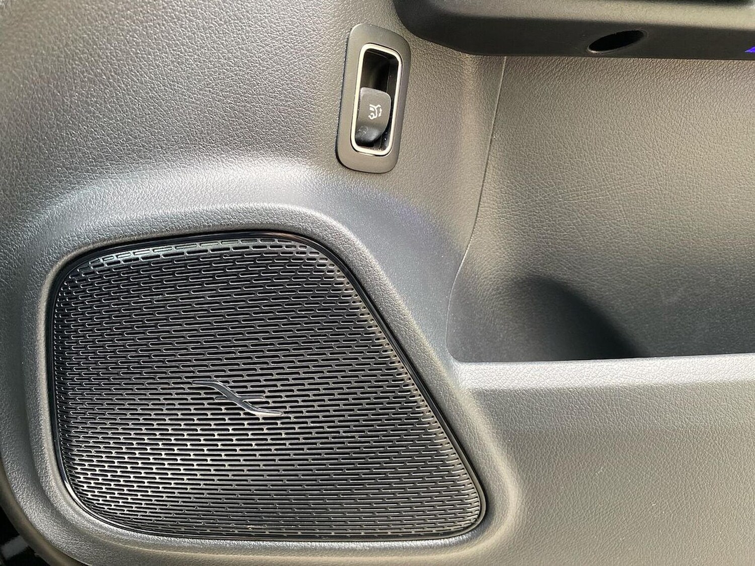 Used Mercedes-Benz GLB 2024 for sale - 76382671: Photo 31