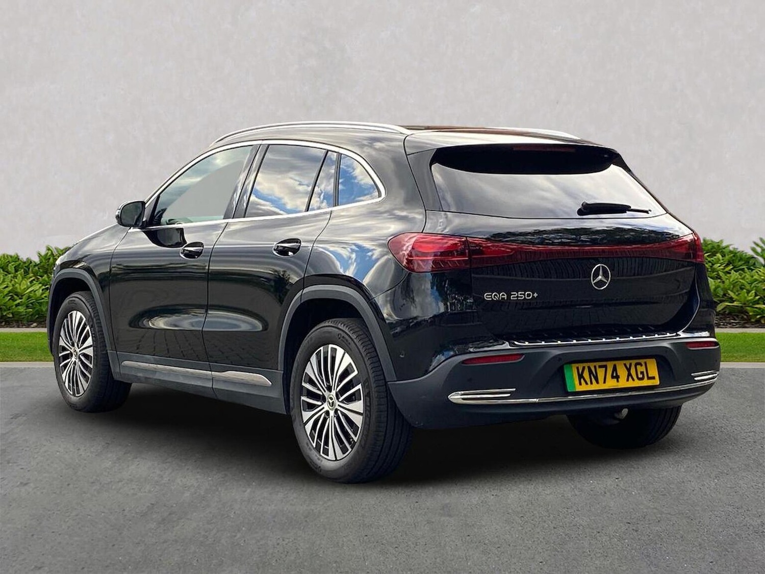 Used Mercedes-Benz EQA 2024 for sale - 76706448: Photo 2