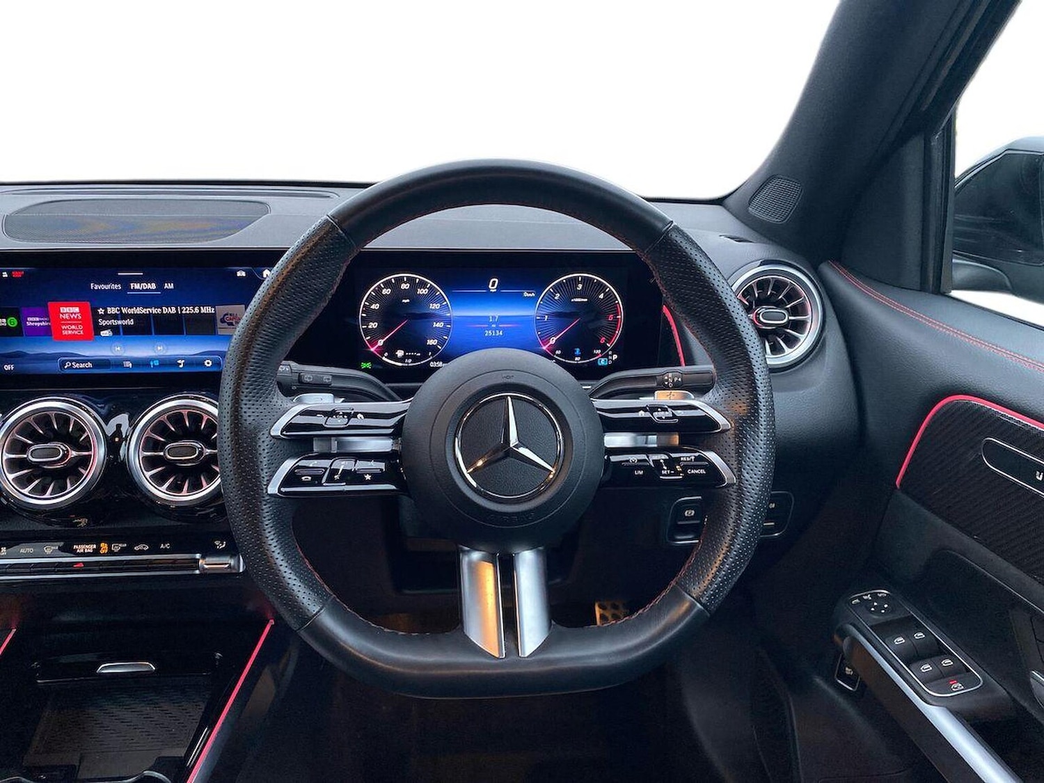 Used Mercedes-Benz GLB 2024 for sale - 76982876: Photo 9