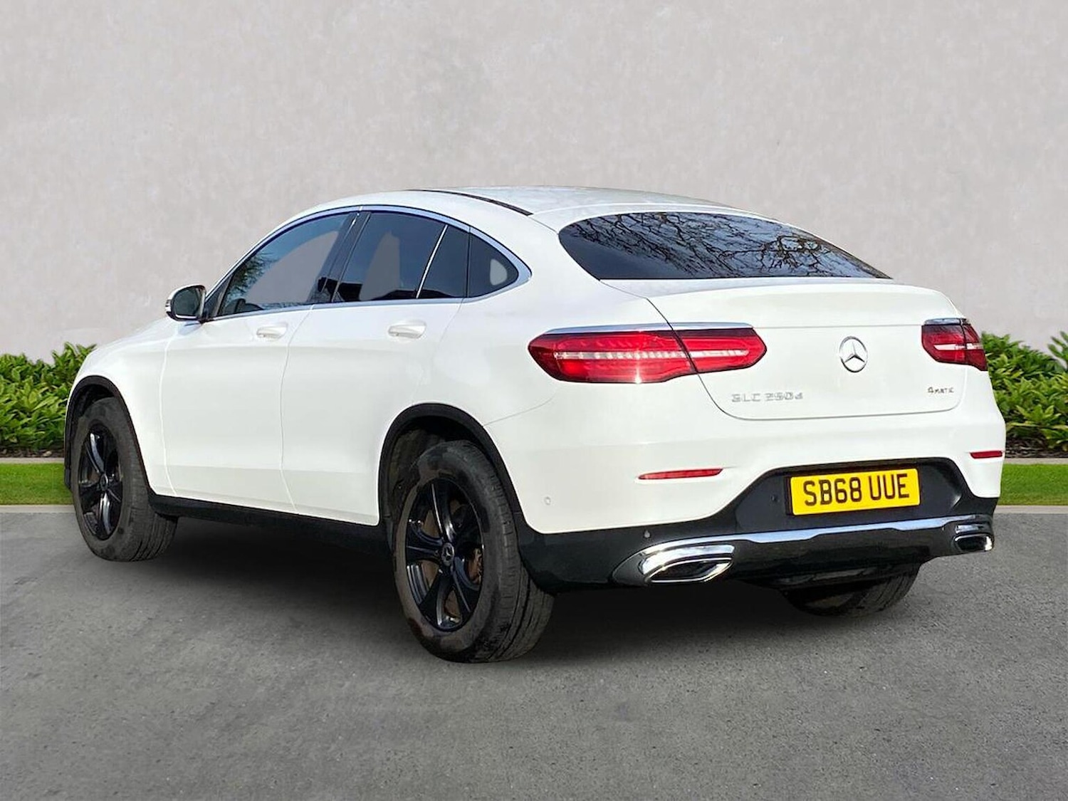 Used Mercedes-Benz GLC 2018 for sale - 76830684: Photo 2