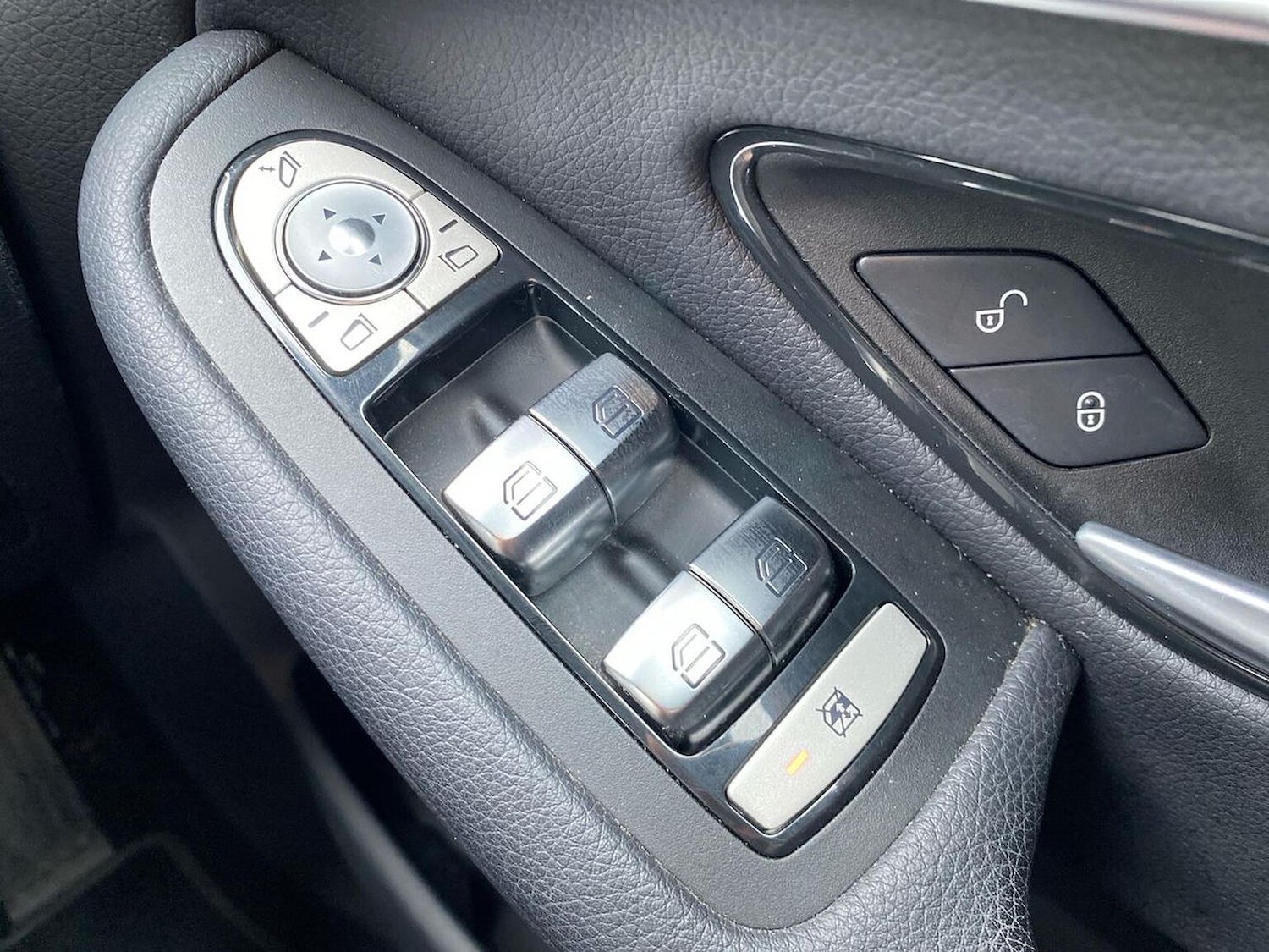 Used Mercedes-Benz GLC 2018 for sale - 76830684: Photo 21