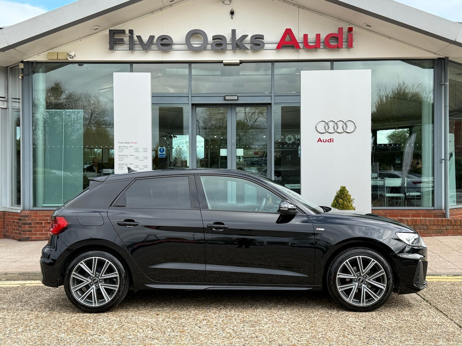 Used Audi A1 2024 for sale - 76361411: Photo 2