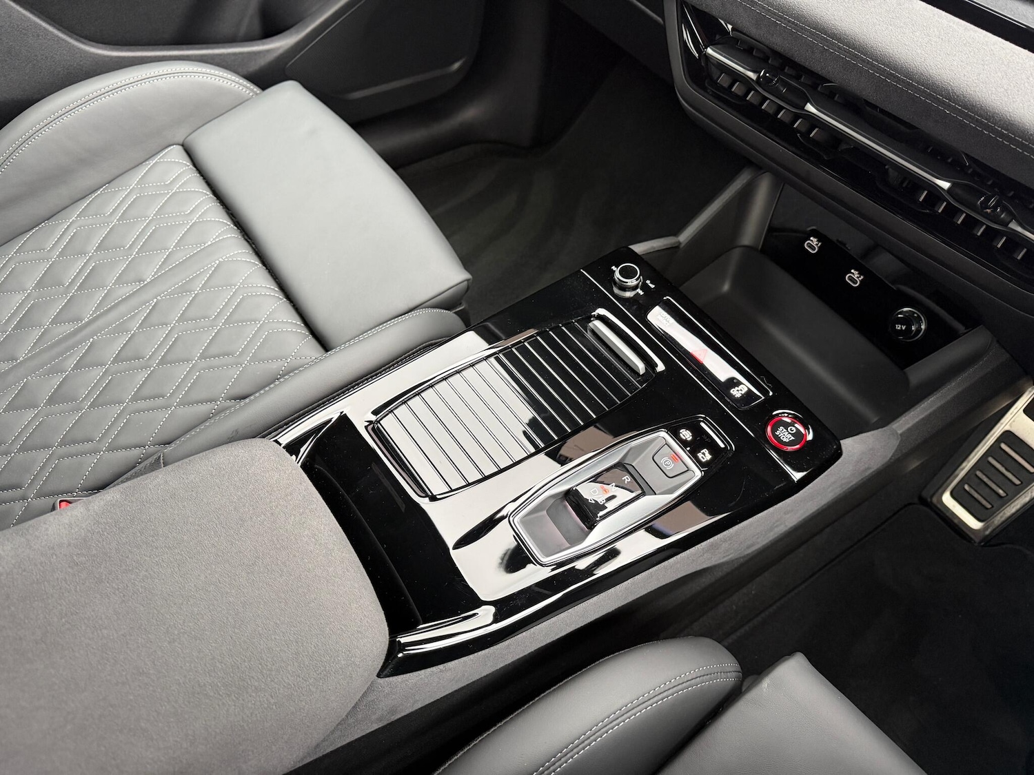 Used Audi Q6 e-tron 2025 for sale - 76866161: Photo 48