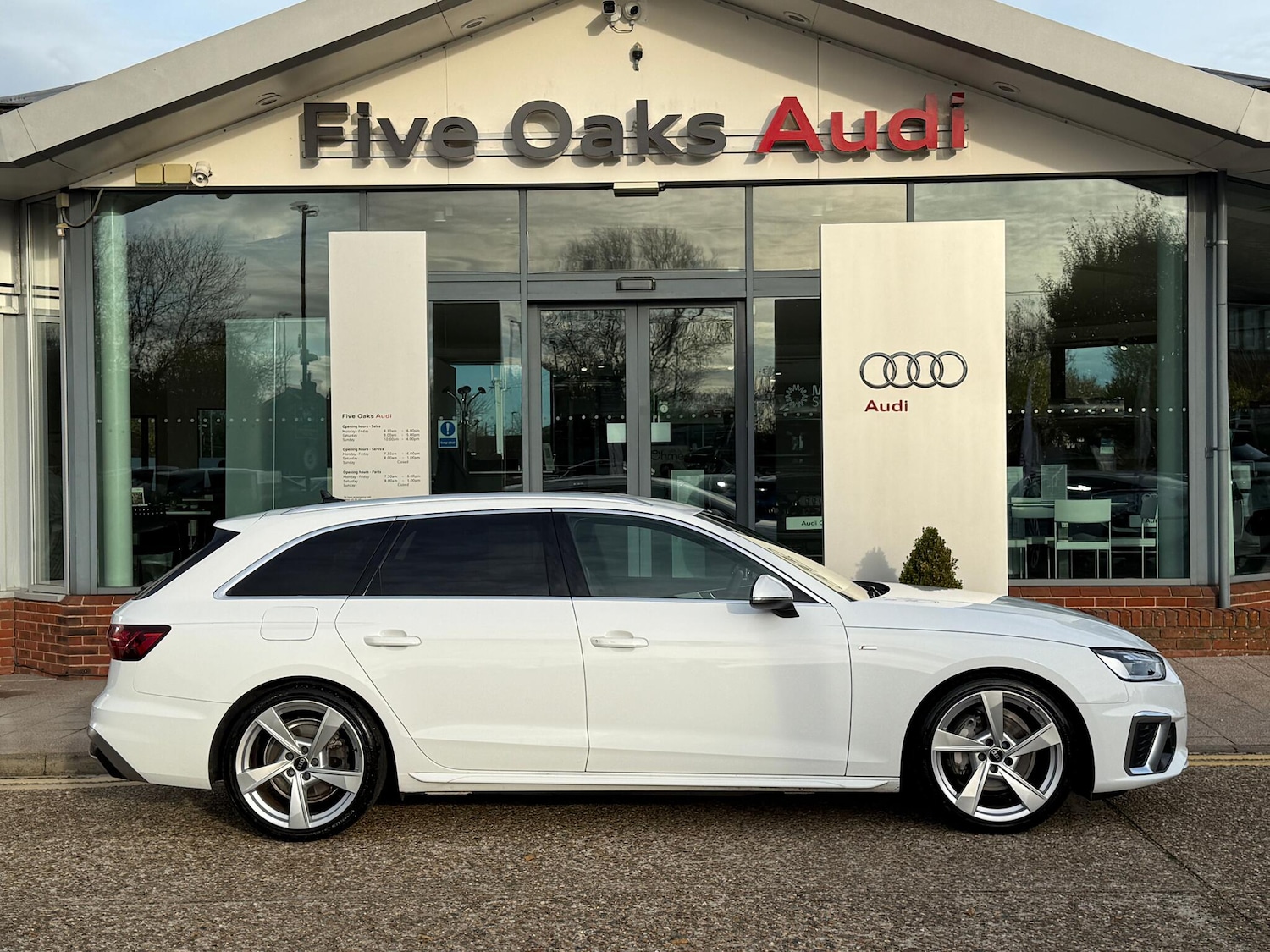 Used Audi A4 Avant 2022 for sale - 76550163: Photo 2