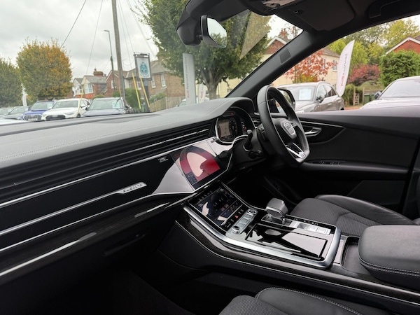 Used Audi Q8 2023 for sale - 76283813: Photo 32
