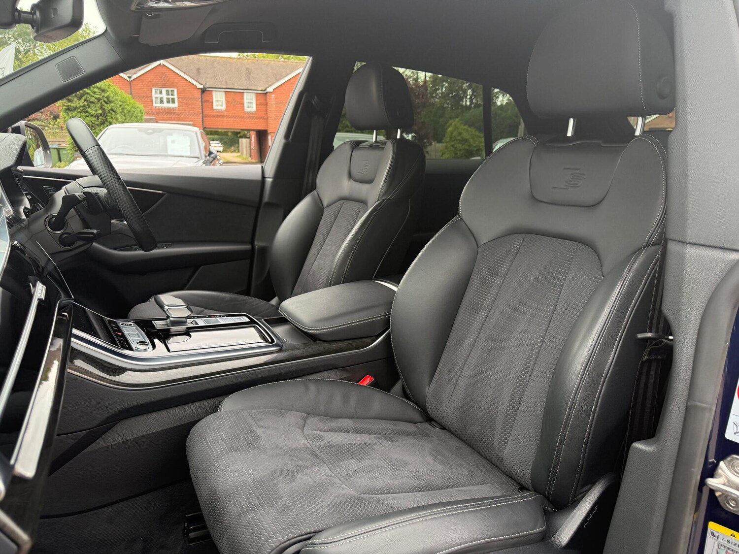 Used Audi Q8 2023 for sale - 76283813: Photo 33