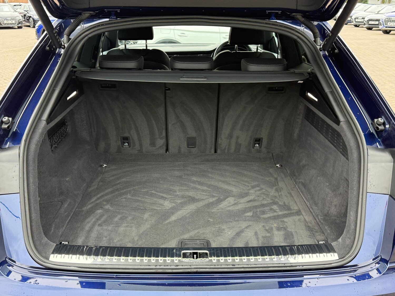 Used Audi Q8 2023 for sale - 76283813: Photo 35