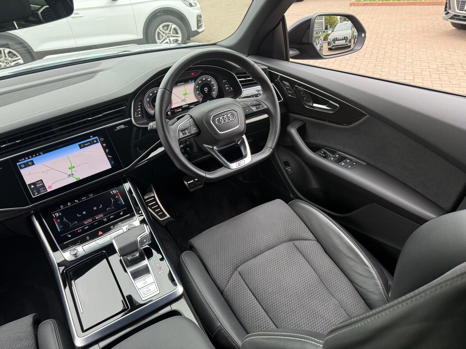 Used Audi Q8 2023 for sale - 76283813: Photo 43