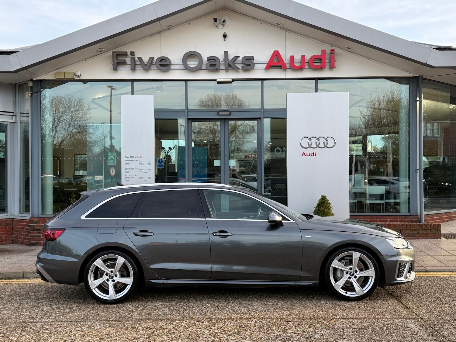 Used Audi A4 2022 for sale - 76572654: Photo 2