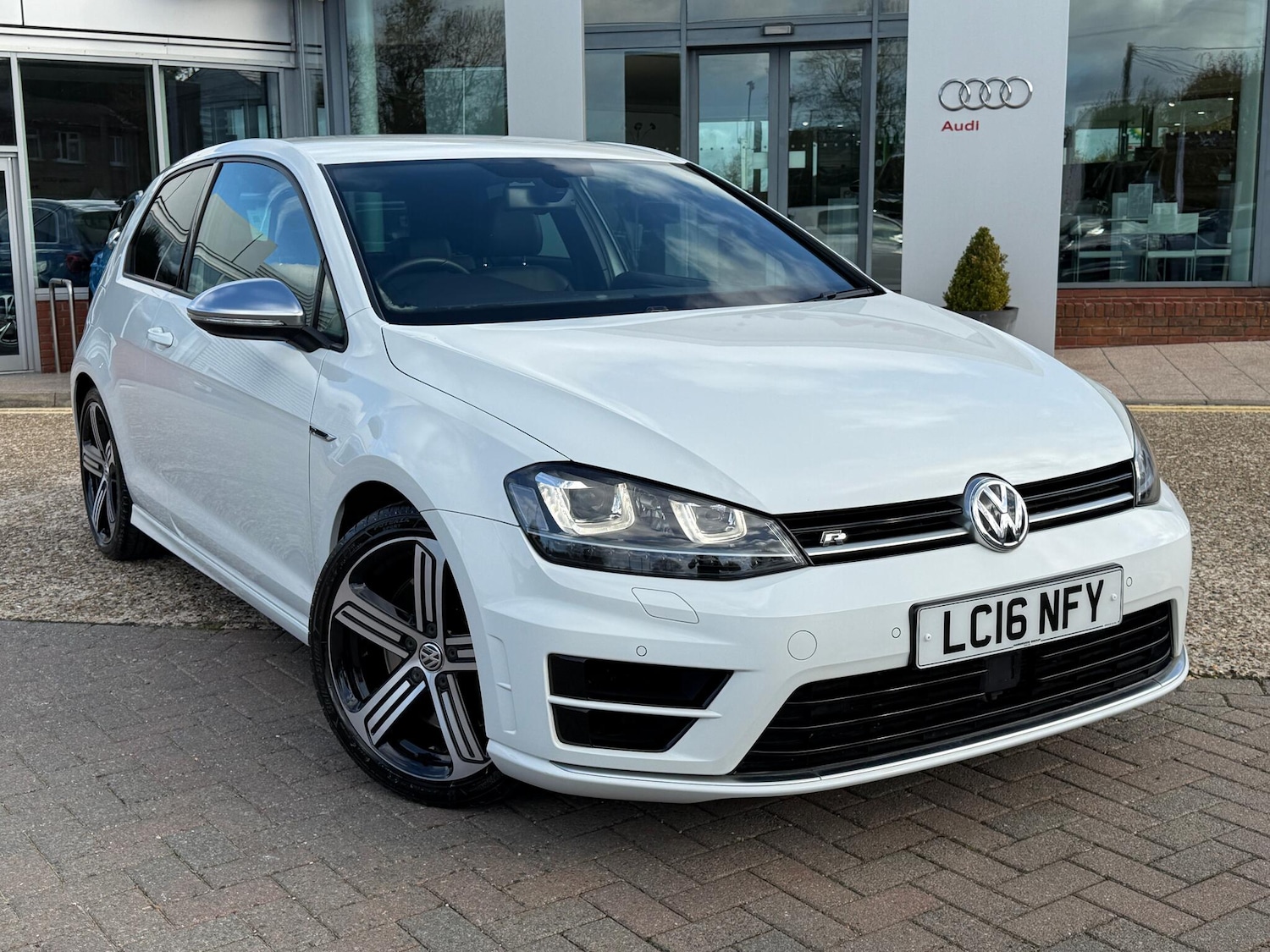 Used Volkswagen Golf 2016 for sale - 76389195: Photo 18