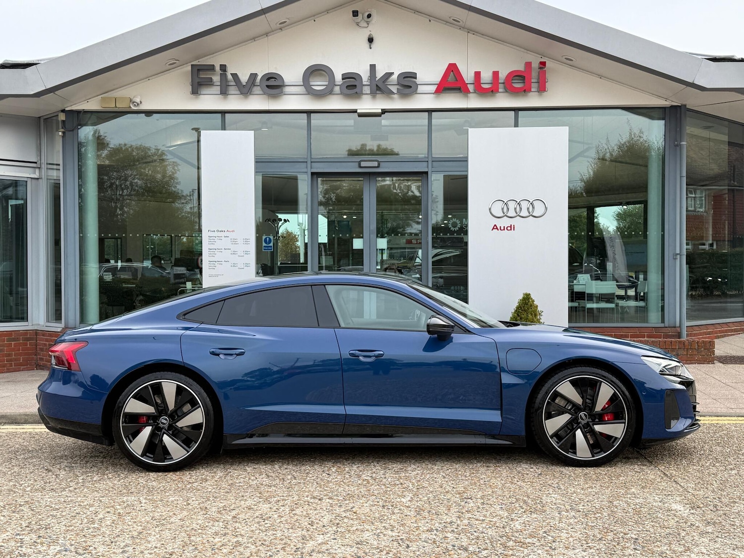 Used Audi RS e-tron GT 2023 for sale - 76942620: Photo 2