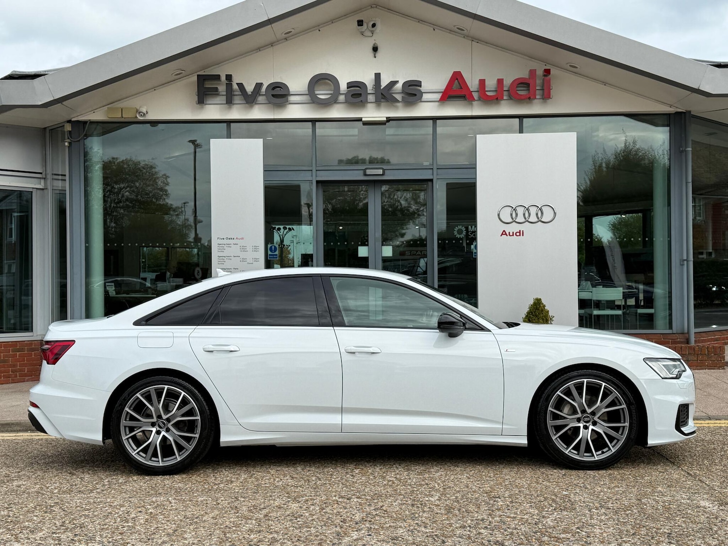 Used Audi A6 Saloon 2022 for sale - 76153147: Photo 2