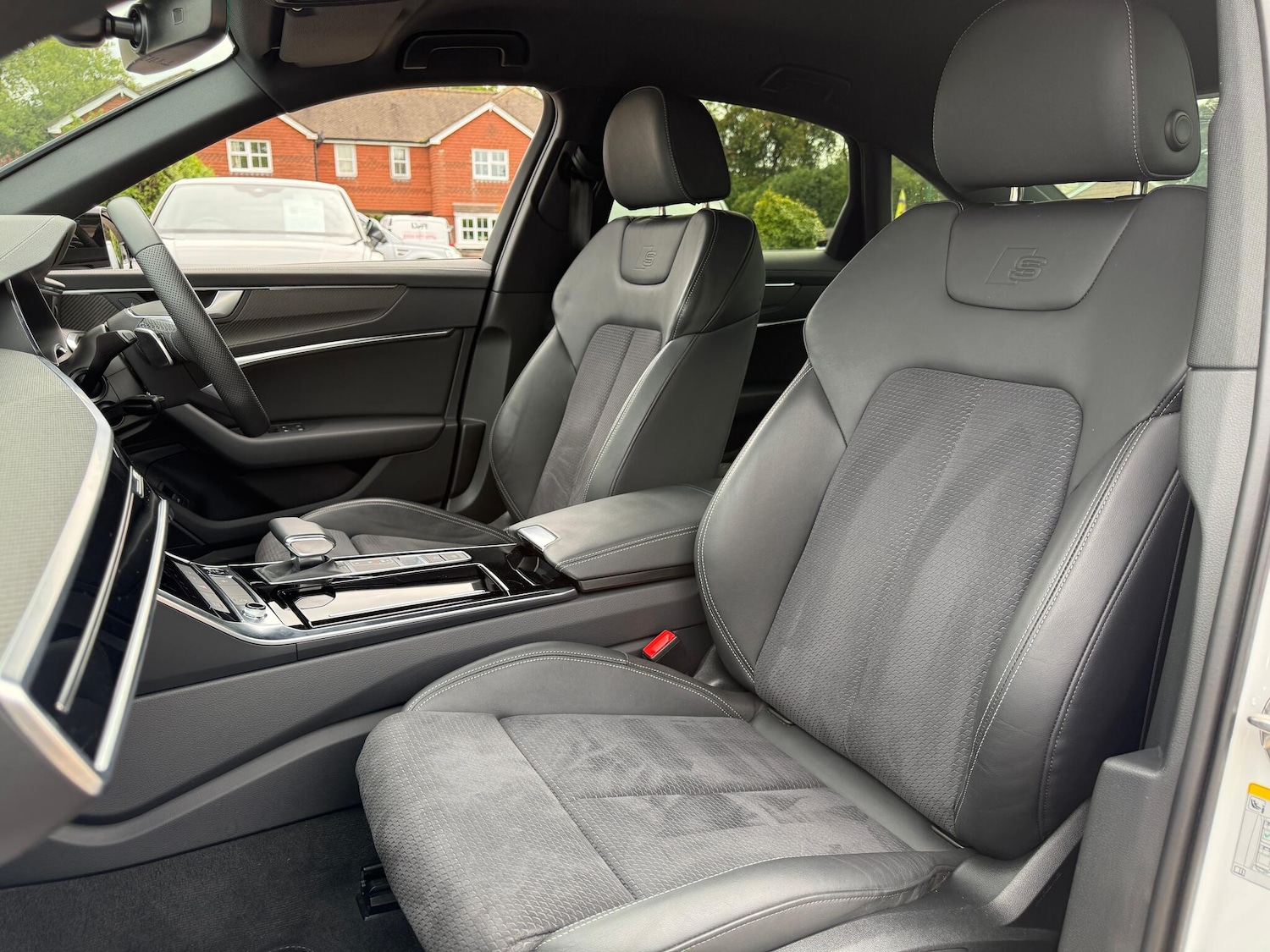 Used Audi A6 Saloon 2022 for sale - 76153147: Photo 32