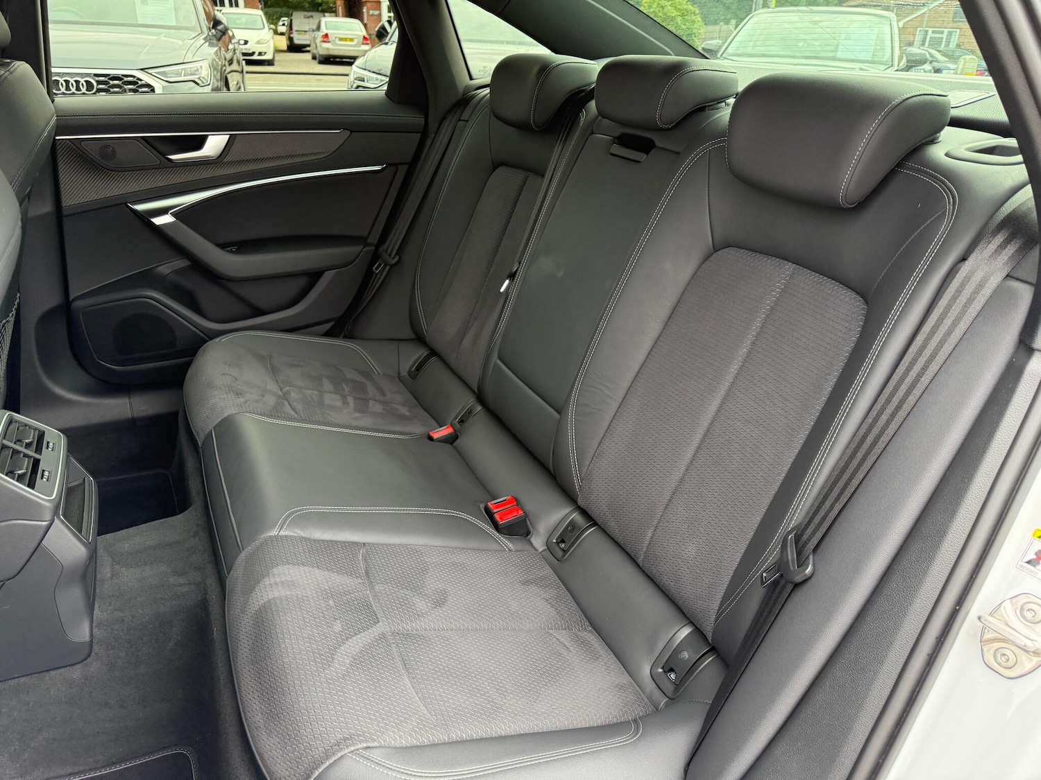 Used Audi A6 Saloon 2022 for sale - 76153147: Photo 42