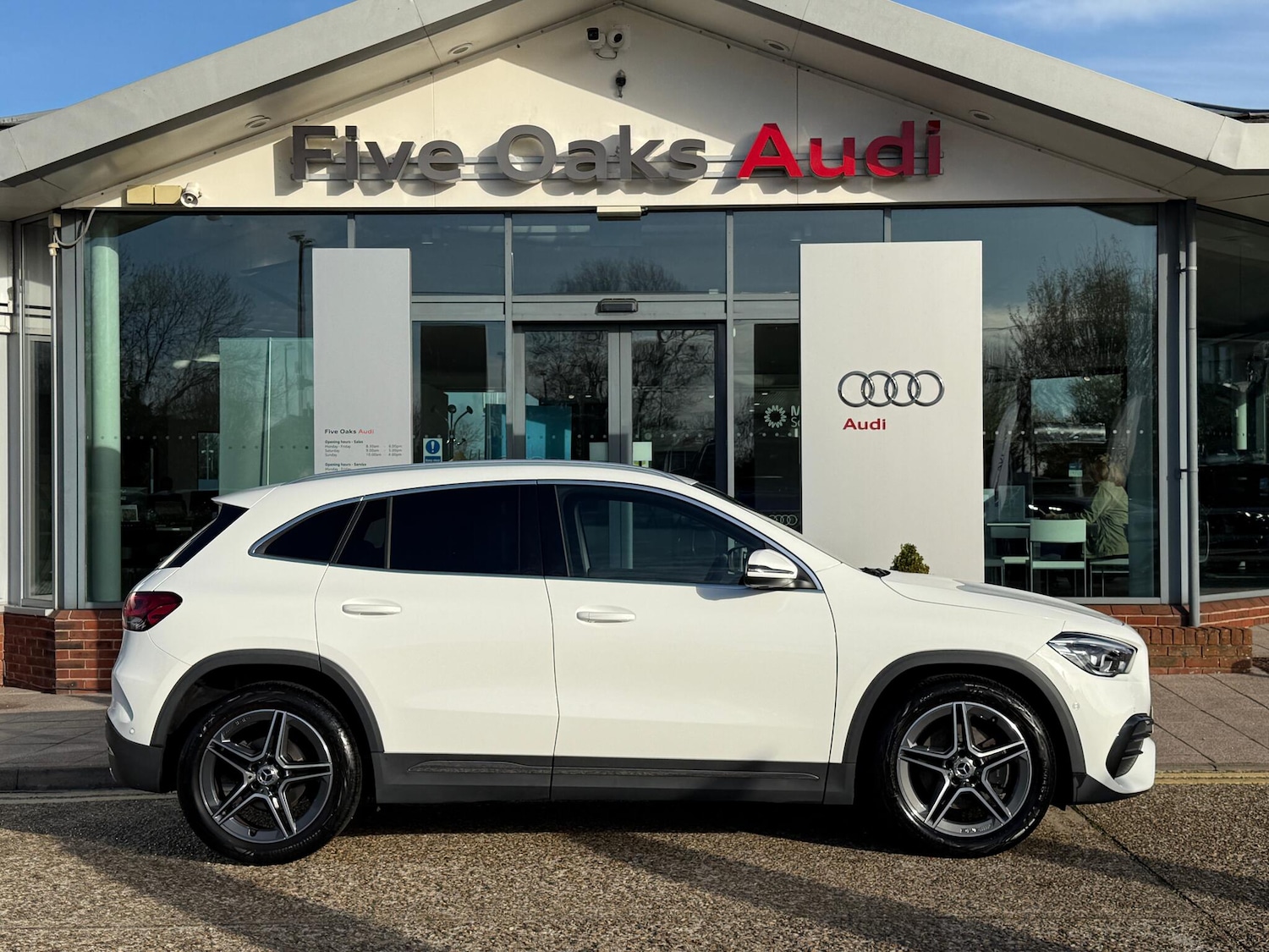 Used Mercedes-Benz GLA 2020 for sale - 76596936: Photo 2