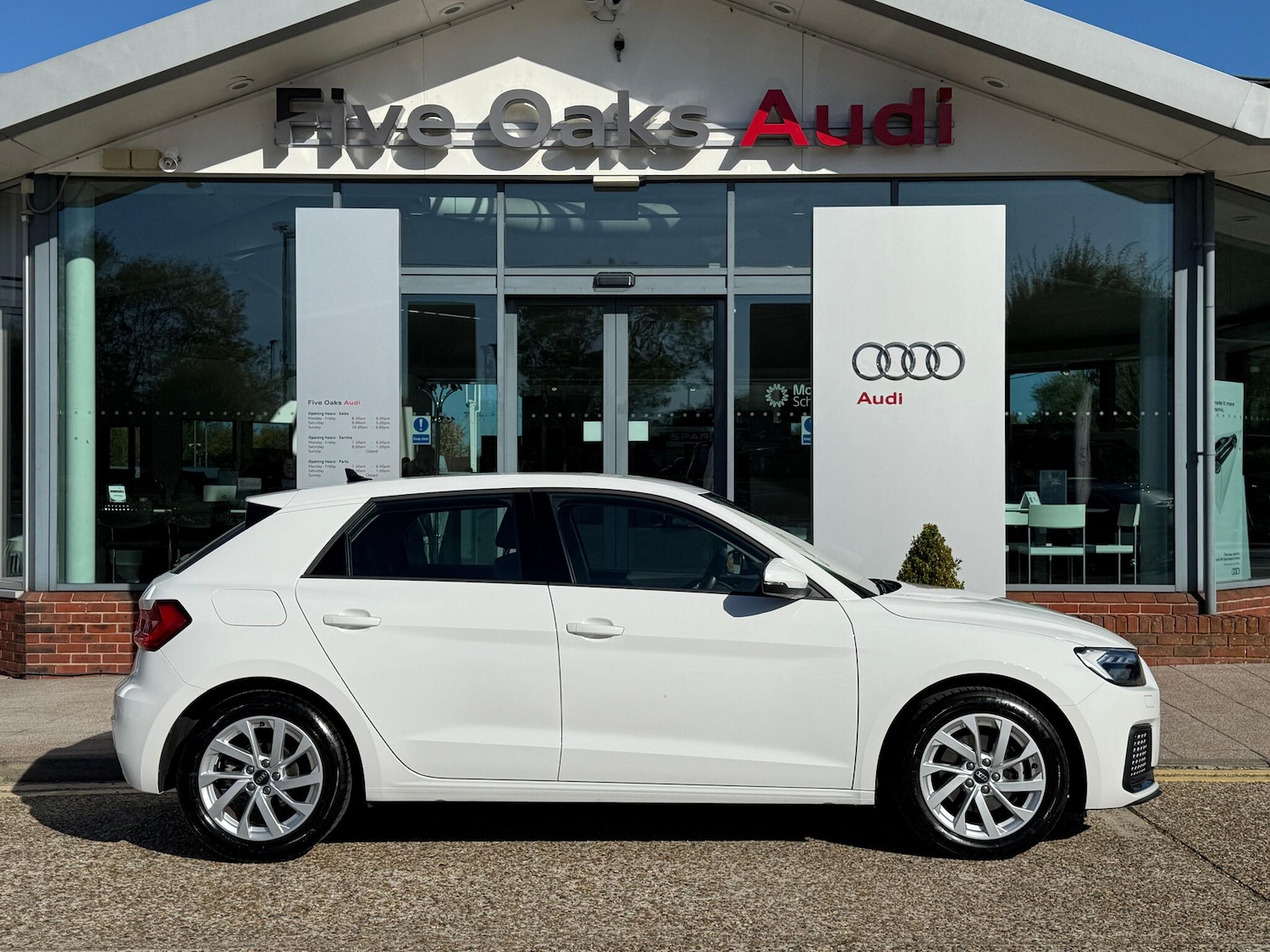 Used Audi A1 2024 for sale - 76200295: Photo 2