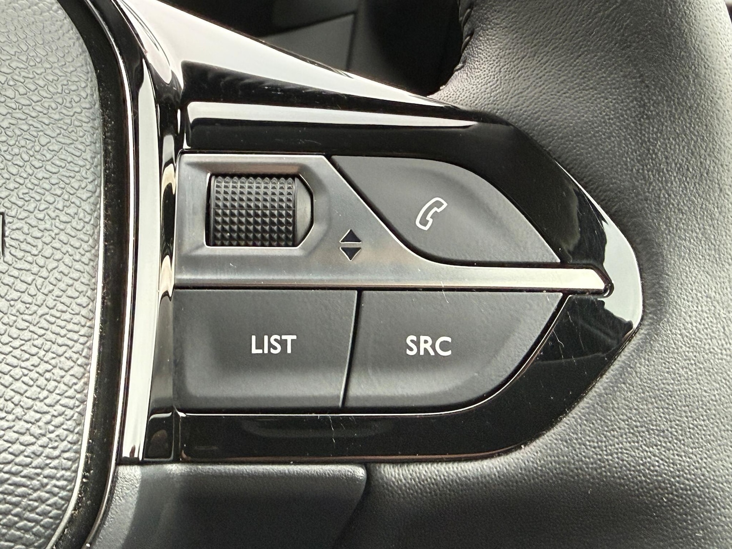 Used Peugeot E-208 2023 for sale - 76865359: Photo 18