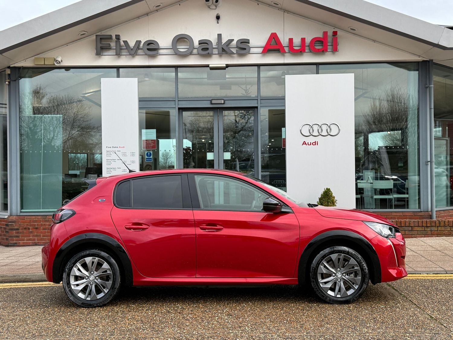 Used Peugeot E-208 2023 for sale - 76865359: Photo 2