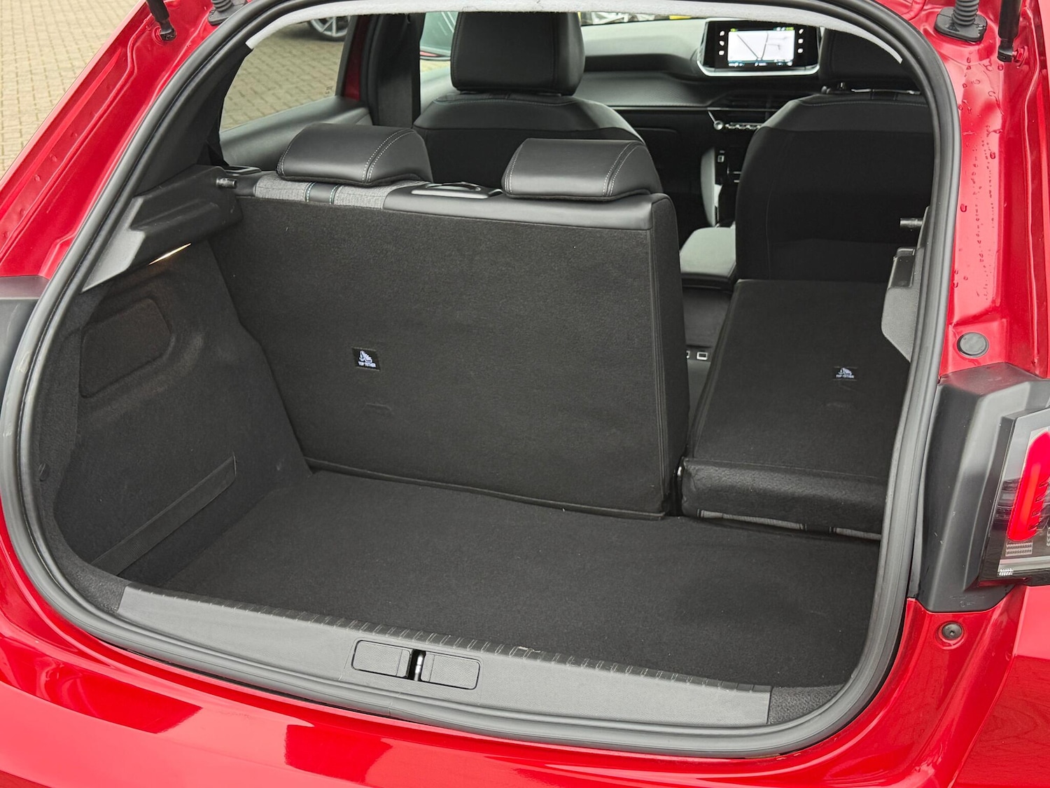 Used Peugeot E-208 2023 for sale - 76865359: Photo 32