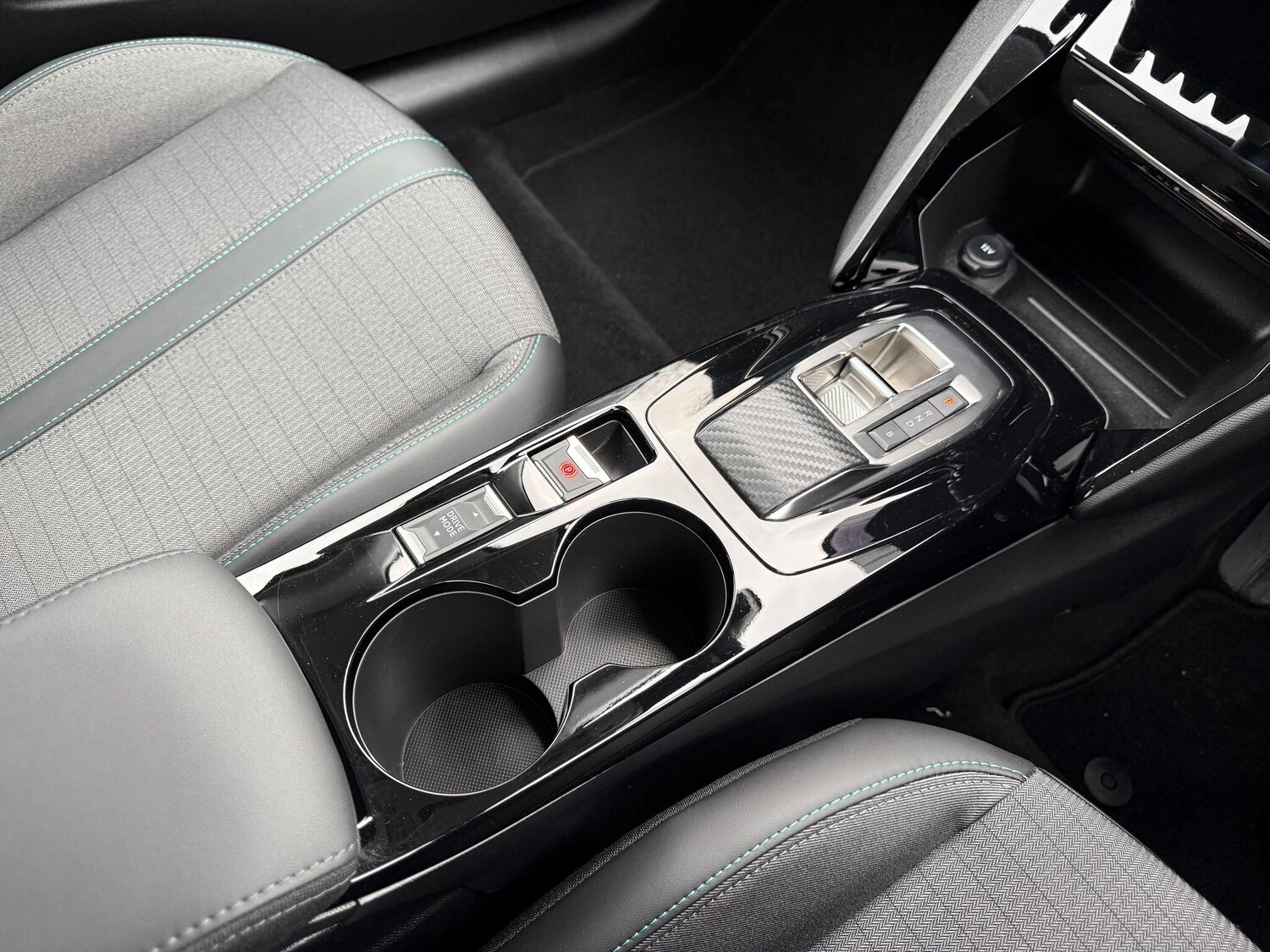 Used Peugeot E-208 2023 for sale - 76865359: Photo 35