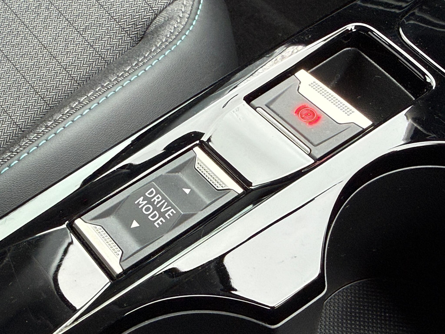 Used Peugeot E-208 2023 for sale - 76865359: Photo 36