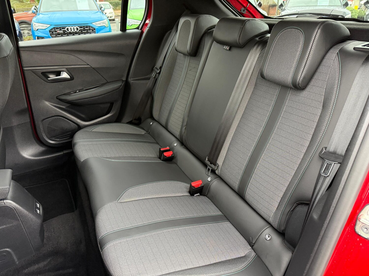 Used Peugeot E-208 2023 for sale - 76865359: Photo 39