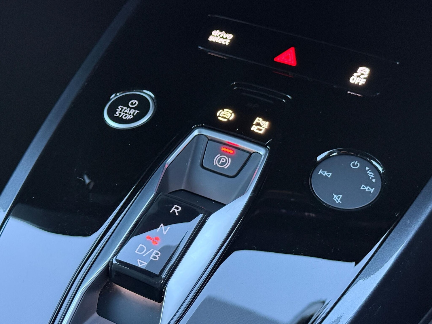 Used Audi Q4 e-tron 2025 for sale - 77144315: Photo 45