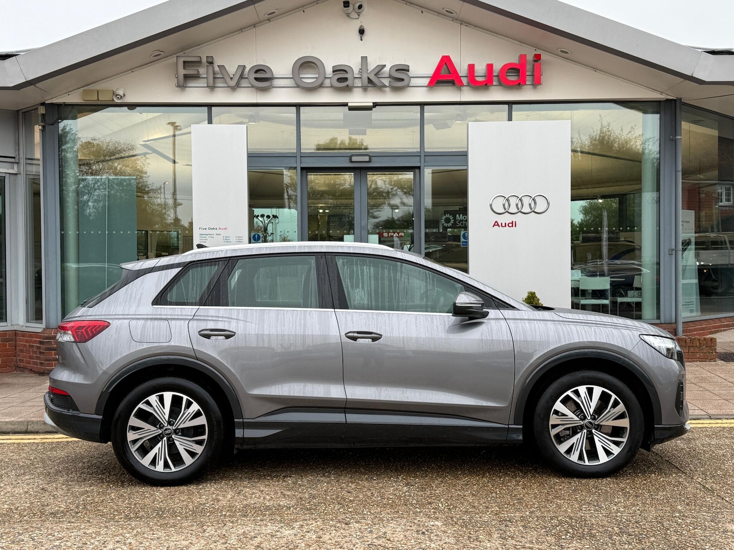 Used Audi Q4 e-tron 2024 for sale - 76270820: Photo 2