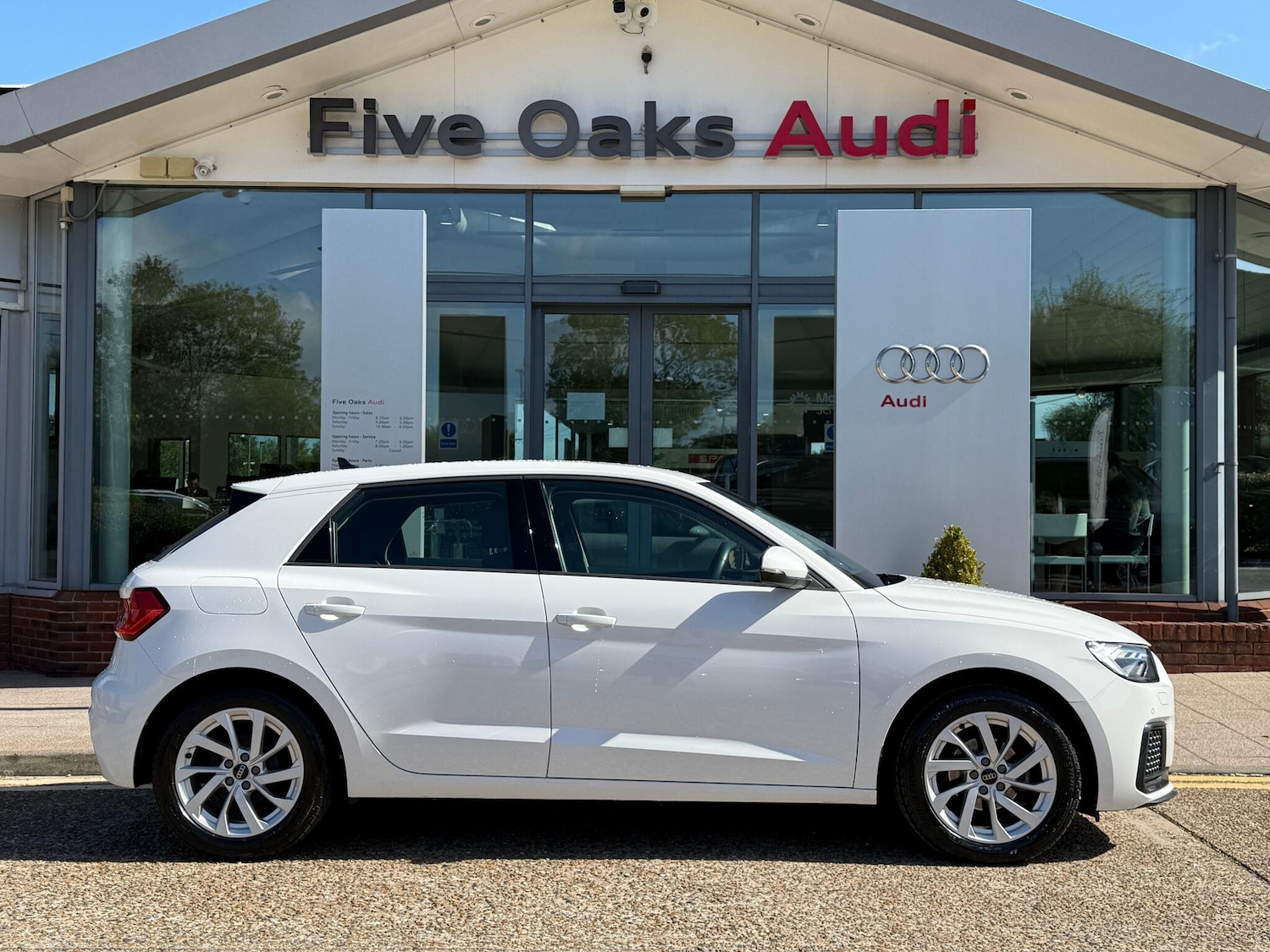 Used Audi A1 2023 for sale - 75953869: Photo 2