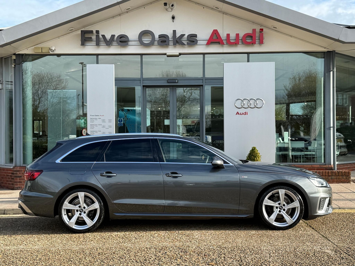 Used Audi A4 2021 for sale - 76597100: Photo 2