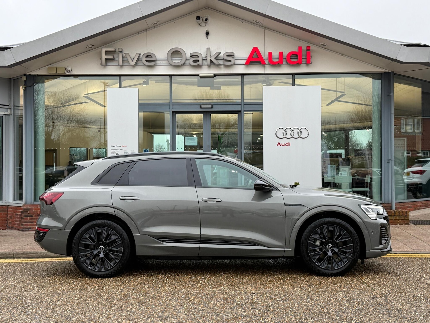 Used Audi Q8 e-tron for sale - 77279724: Photo 2