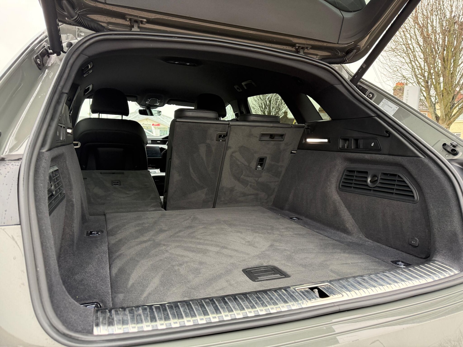 Used Audi Q8 e-tron for sale - 77279724: Photo 35