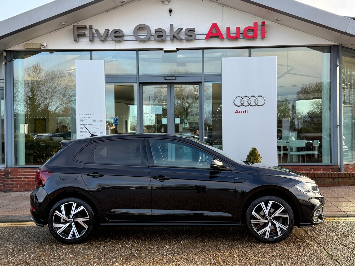 Used Volkswagen Polo 2024 for sale - 77468515: Photo 2