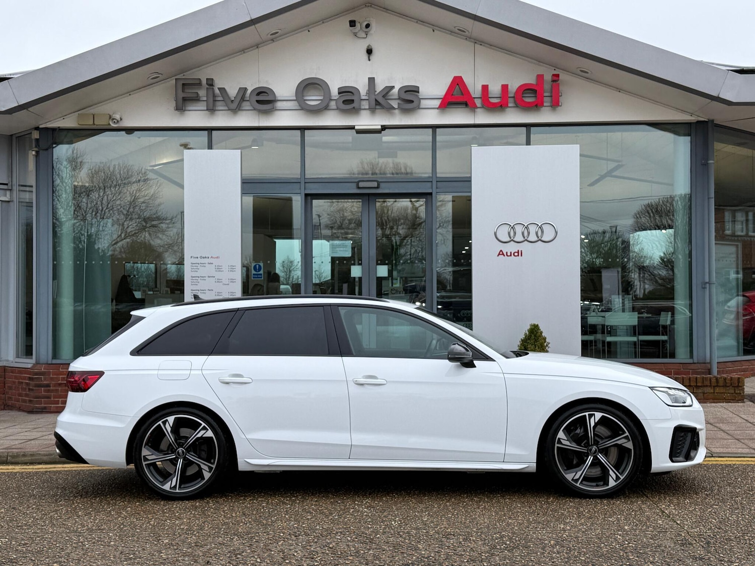 Used Audi S4 Avant for sale - 77538178: Photo 2