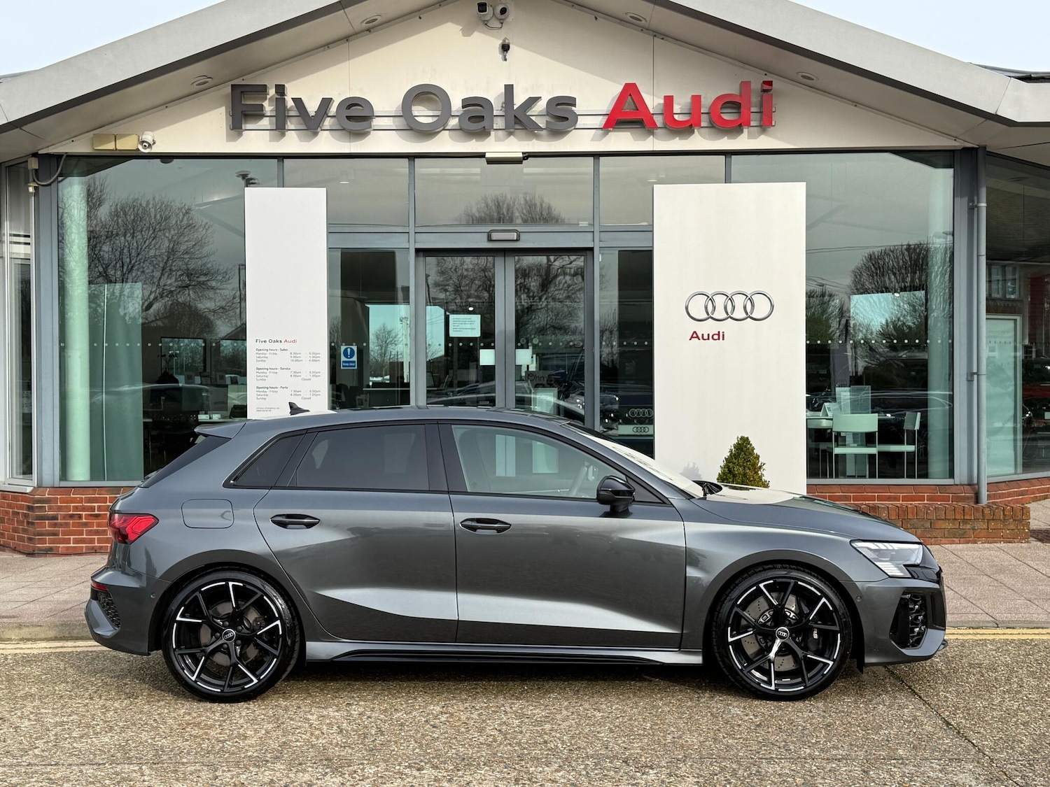 Used Audi RS3 2023 for sale - 77611867: Photo 2