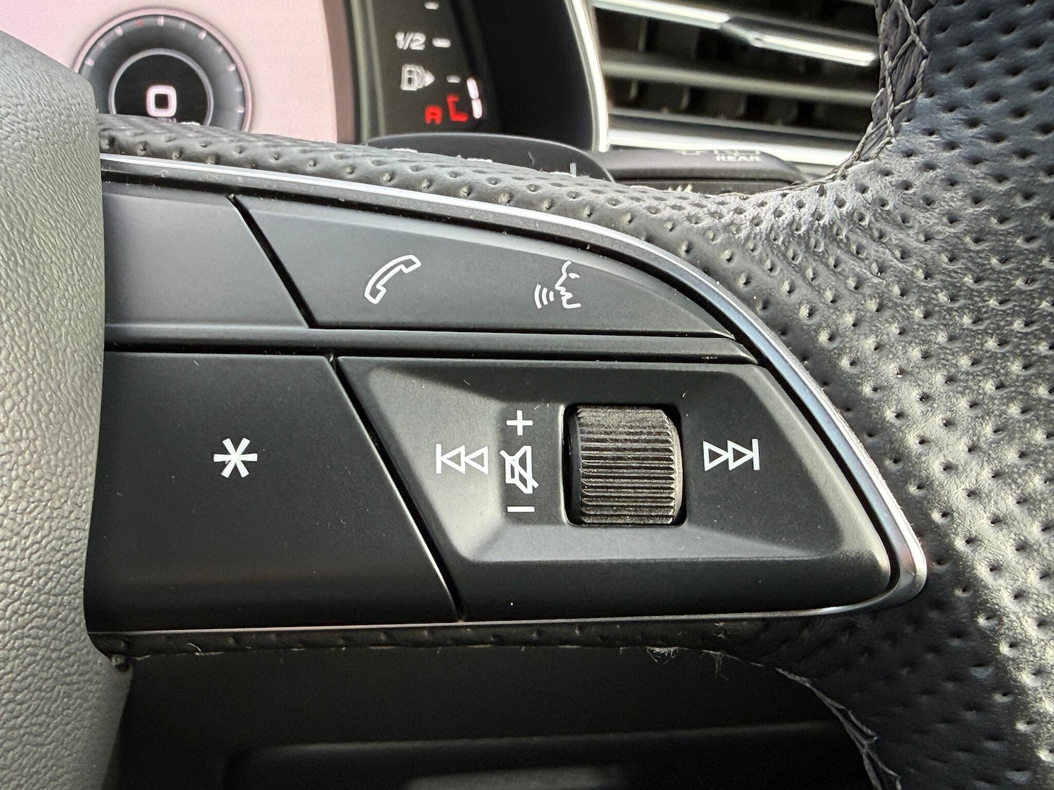 Used Audi Q8 2021 for sale - 76645474: Photo 25