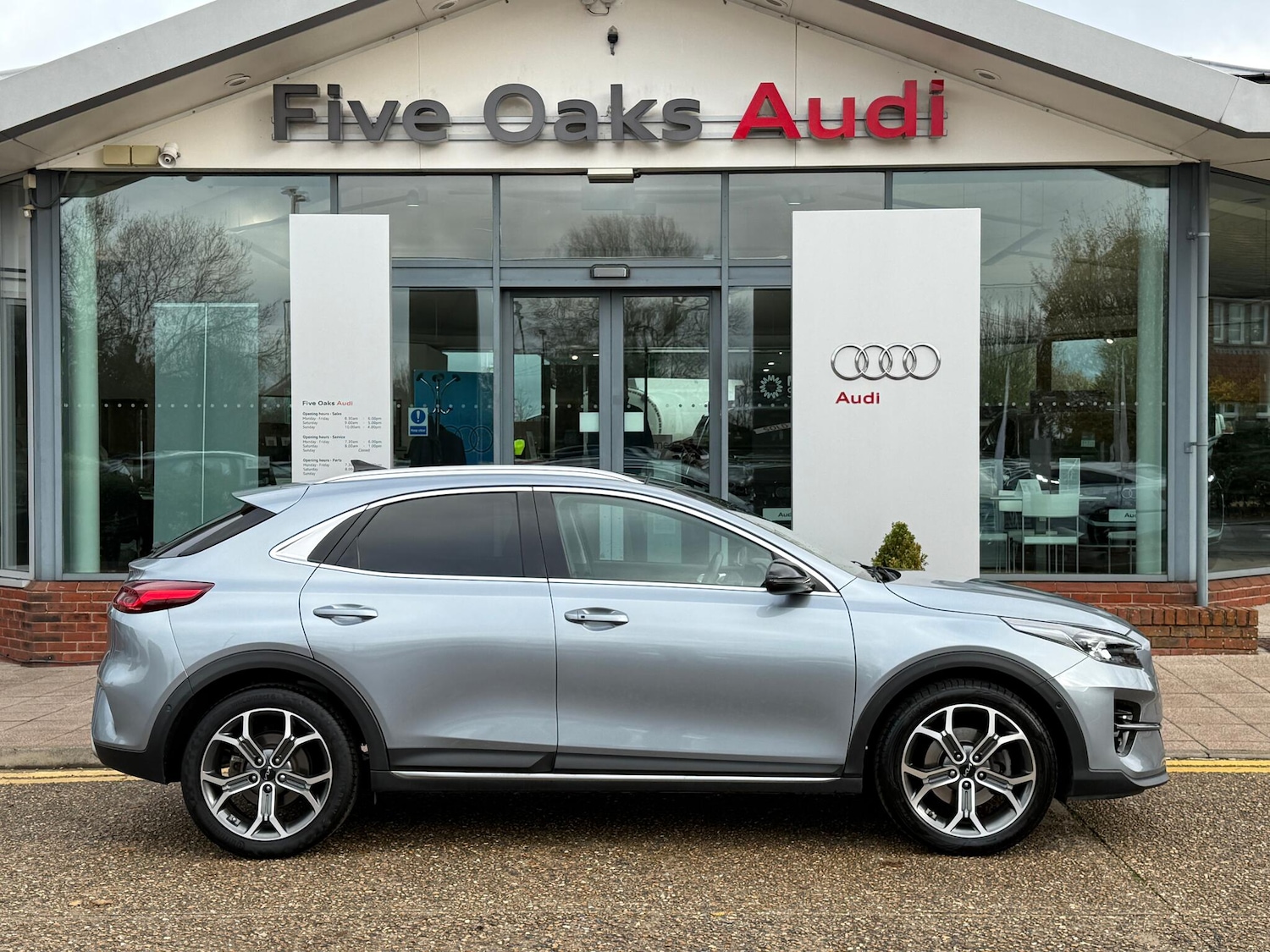 Used Kia XCeed 2022 for sale - 76572519: Photo 2