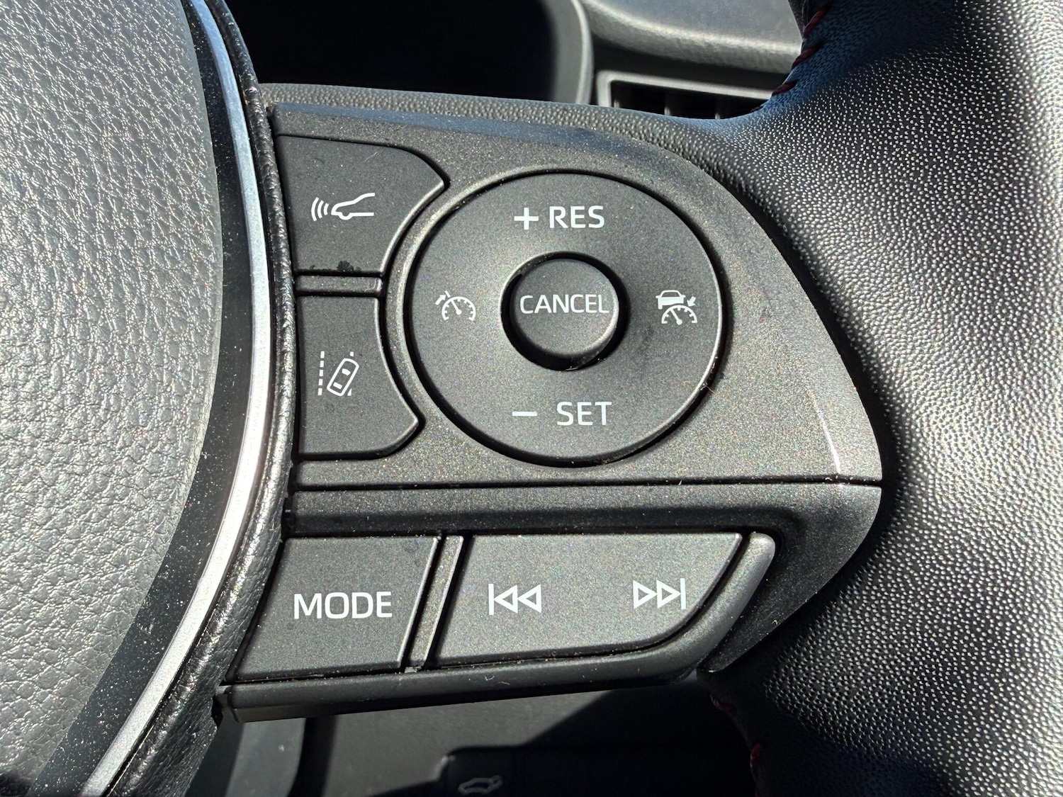 Used Toyota RAV4 2022 for sale - 76188552: Photo 17