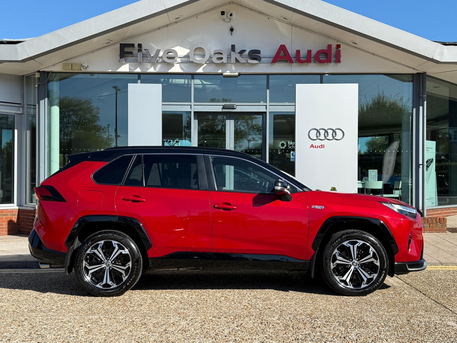 Used Toyota RAV4 2022 for sale - 76188552: Photo 2