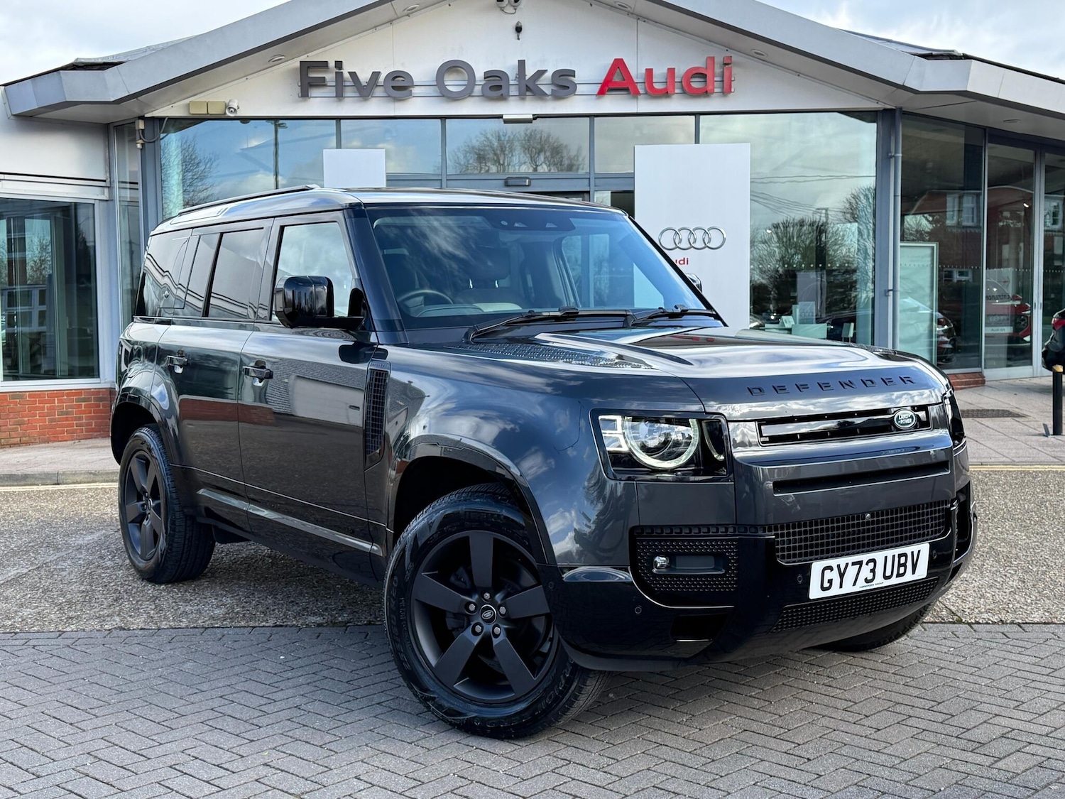 Used Land Rover Defender 2024 for sale - 77597669: Photo 1