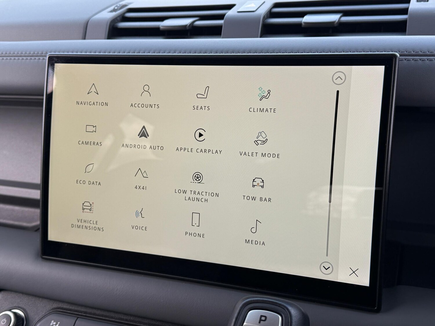 Used Land Rover Defender 2024 for sale - 77597669: Photo 12