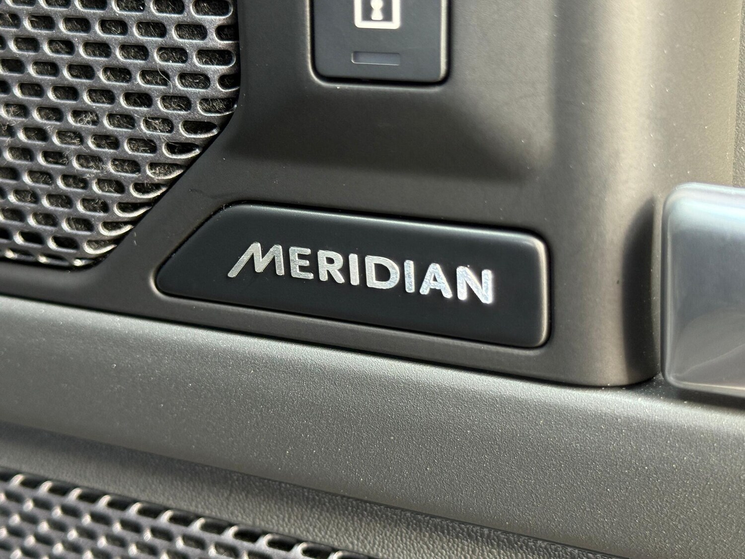 Used Land Rover Defender 2024 for sale - 77597669: Photo 16