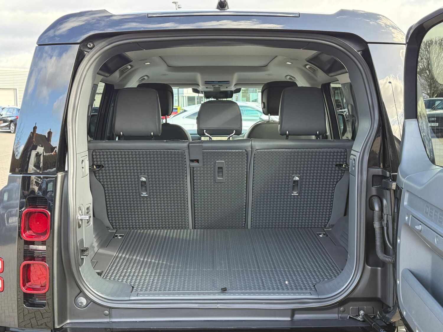 Used Land Rover Defender 2024 for sale - 77597669: Photo 37