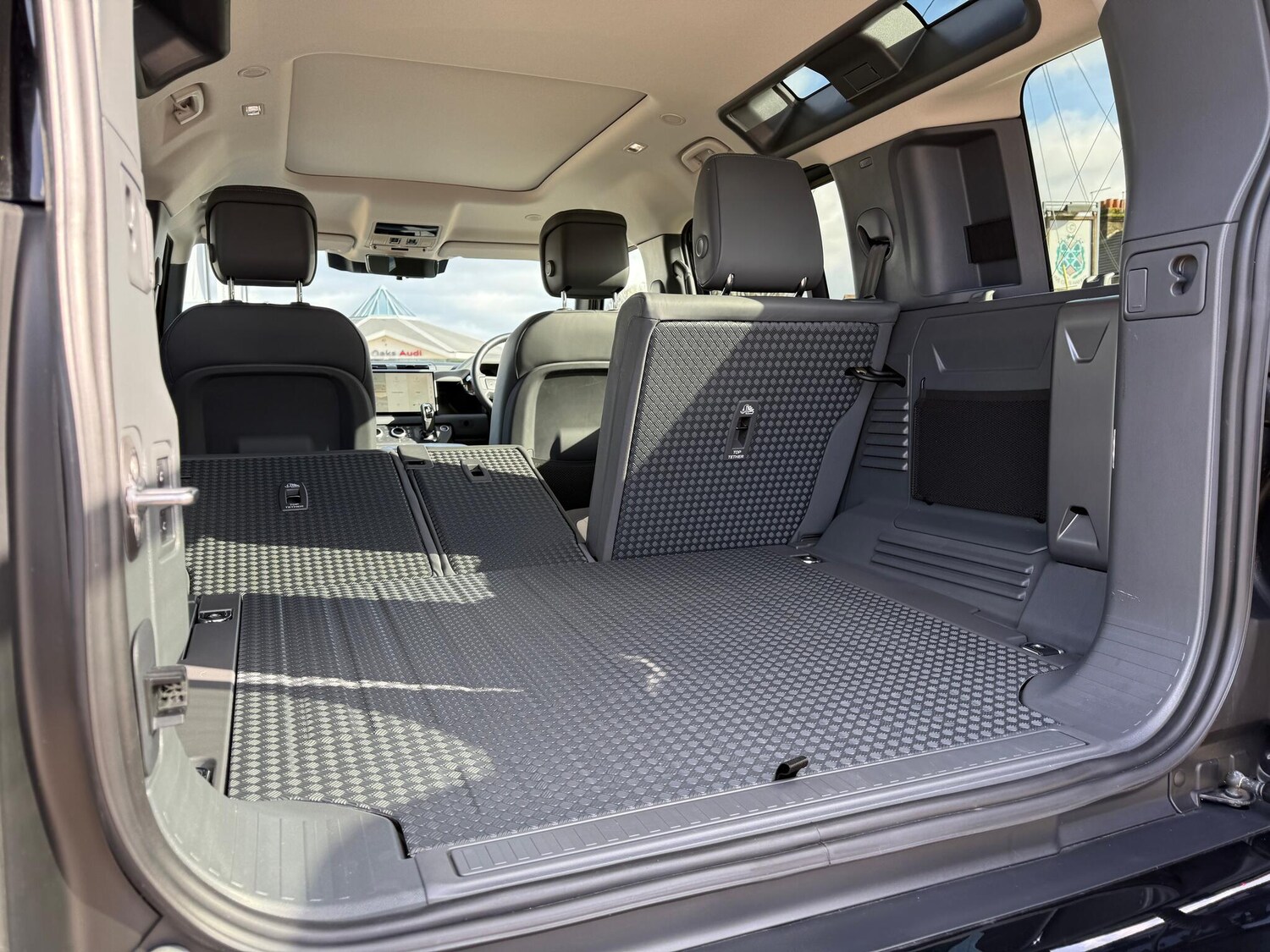 Used Land Rover Defender 2024 for sale - 77597669: Photo 38